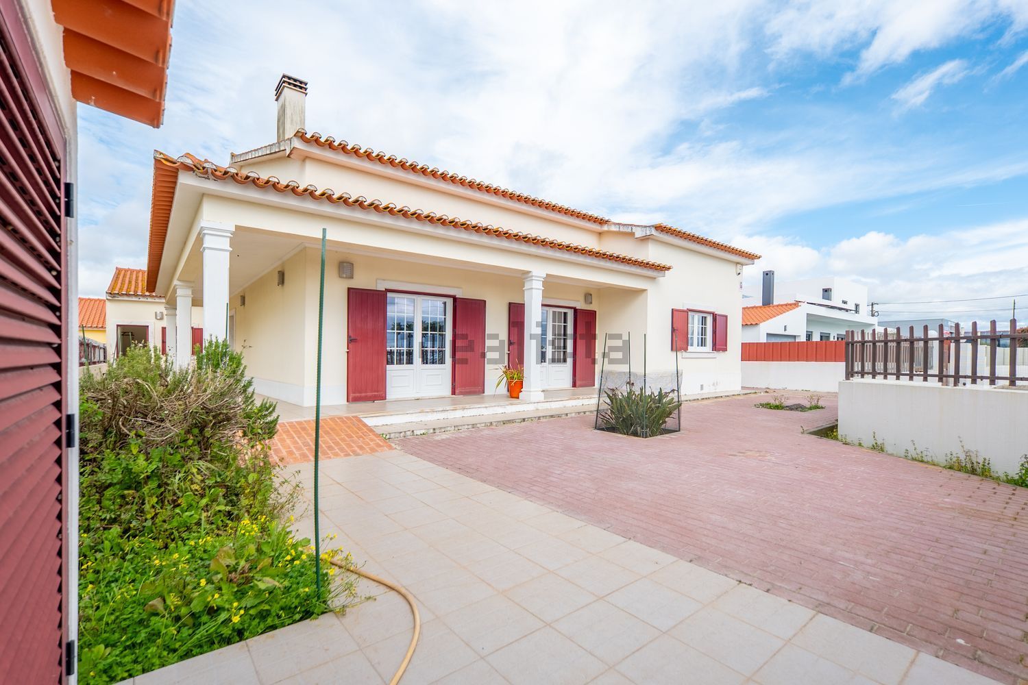 小楼房或独栋别墅出售在Salvaterra de Magos - 外立面