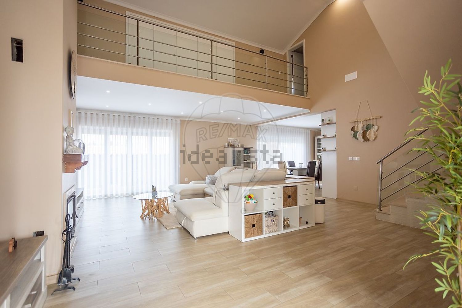 小楼房或独栋别墅出售在Benavente - 客厅