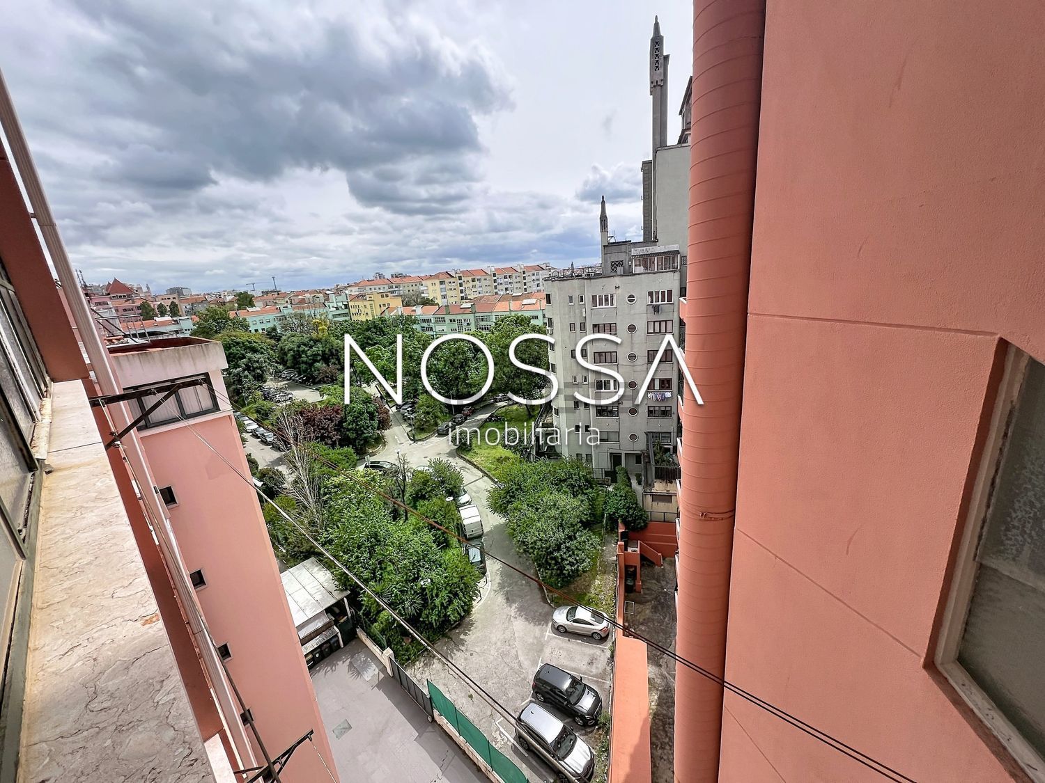 公寓 t1出售在Avenida de Roma s/n - 照片