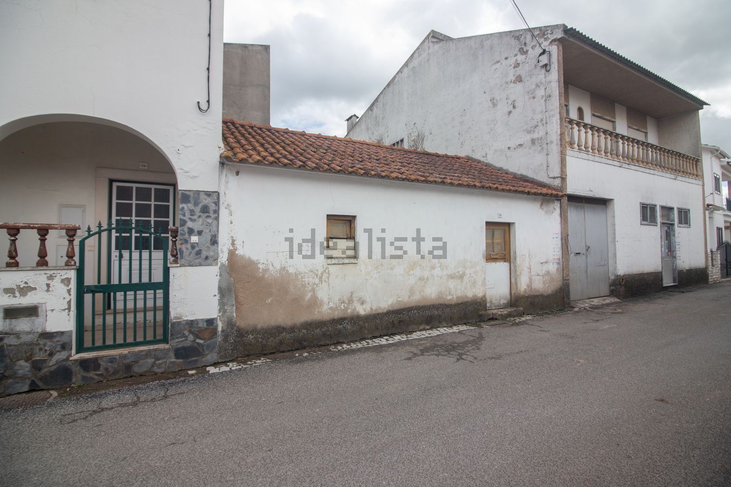 小楼房或独栋别墅出售在Rua Domingos Abreu, 32 - 外立面