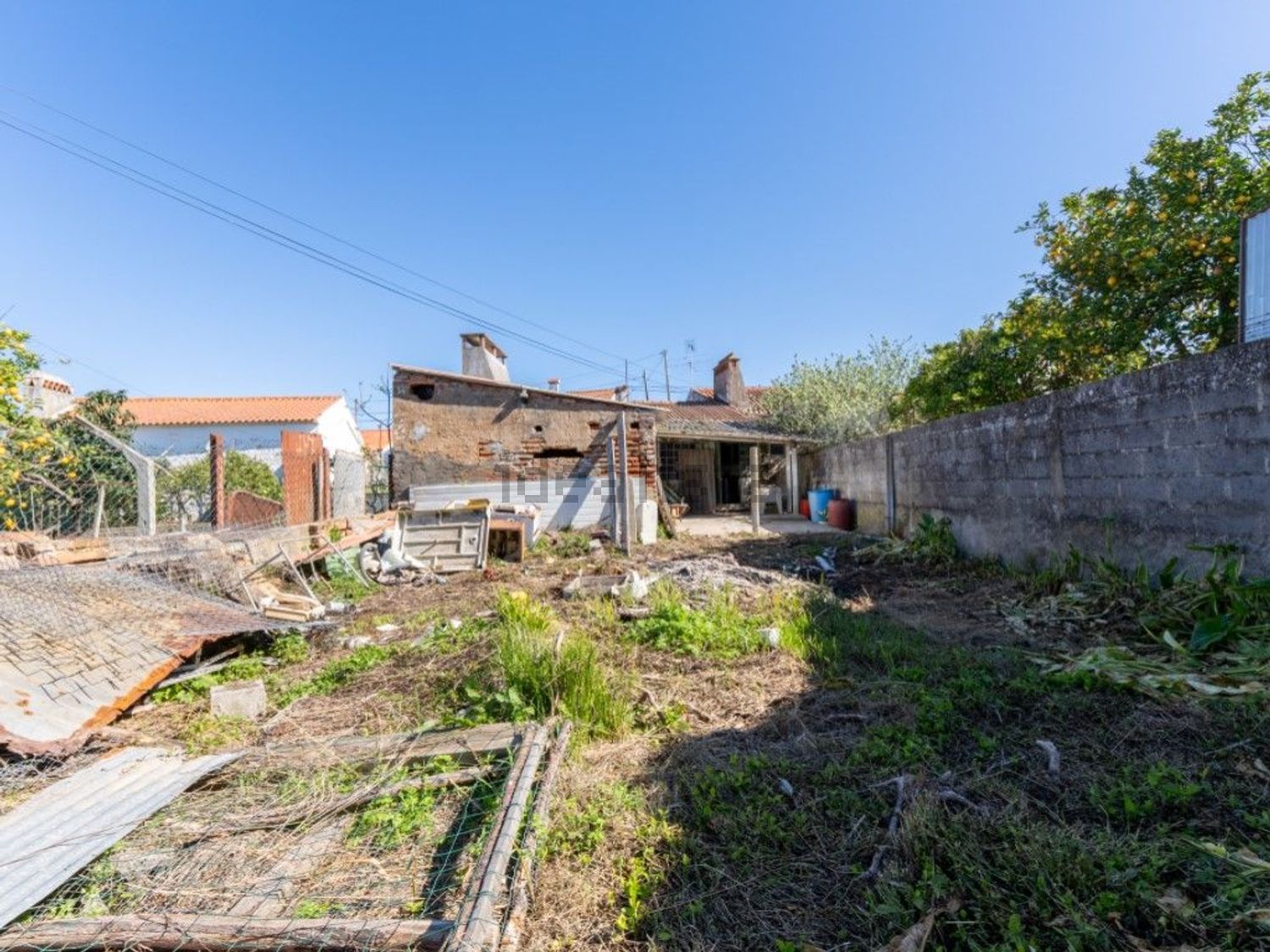 小楼房或独栋别墅出售在Rua das Caladas - 外立面