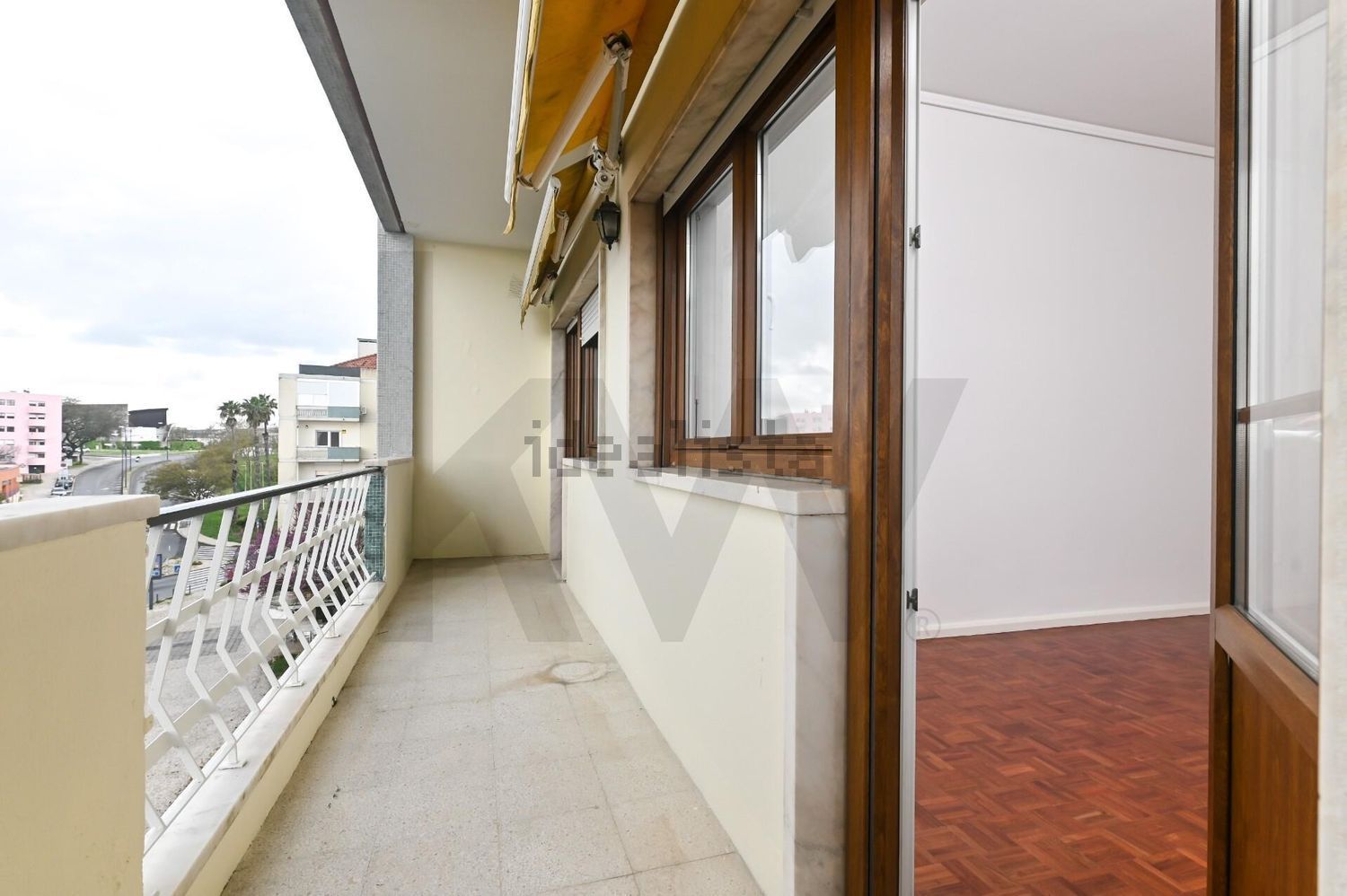 出租公寓 t4在Avenida da Ilha da Madeira s/n - 过道