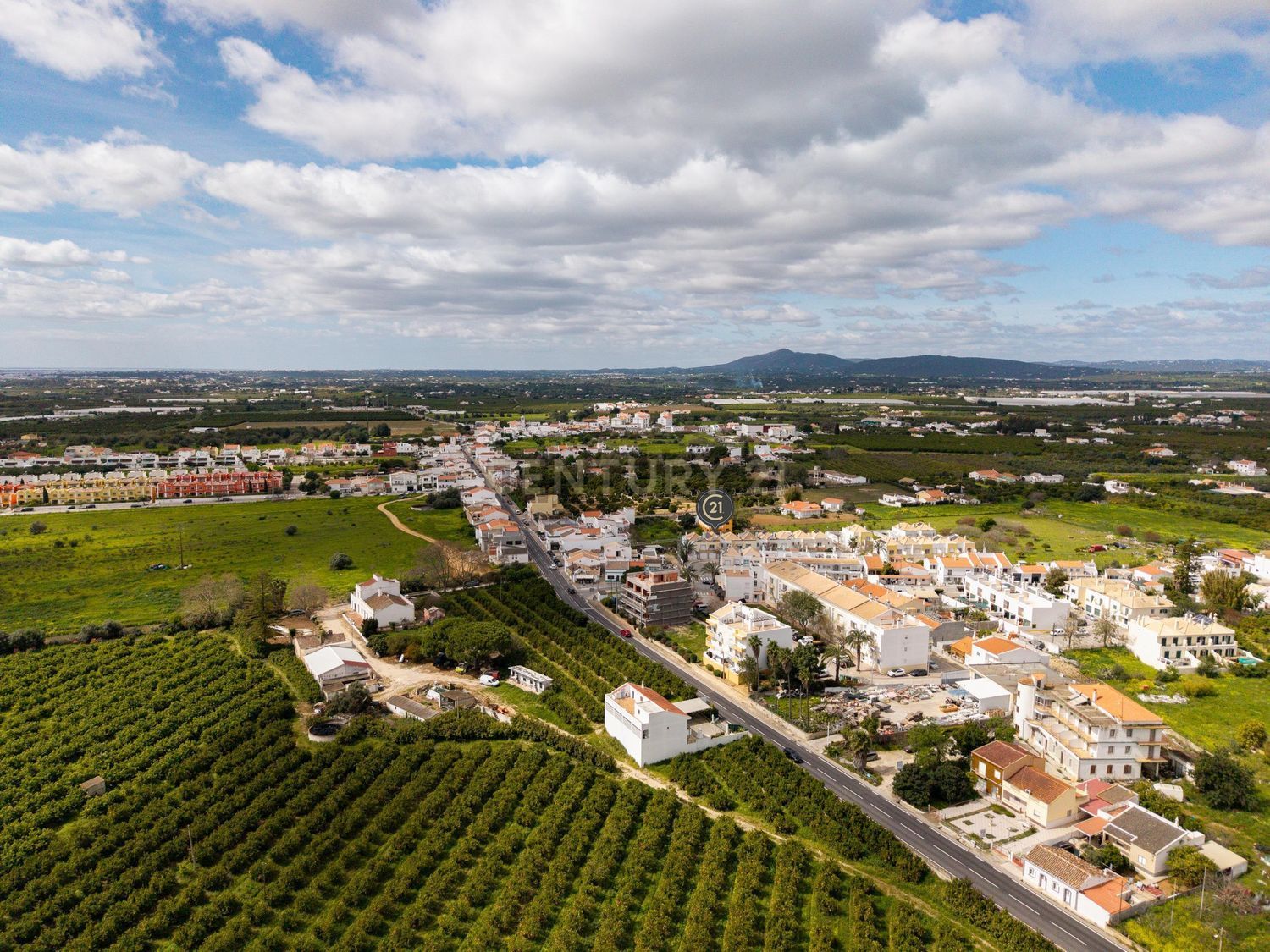 小楼房或独栋别墅出售在Estrada da Palmeira, 902 g - 视线