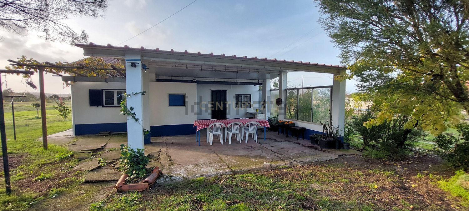 小楼房或独栋别墅出售在Estrada dos Alemães - 外立面