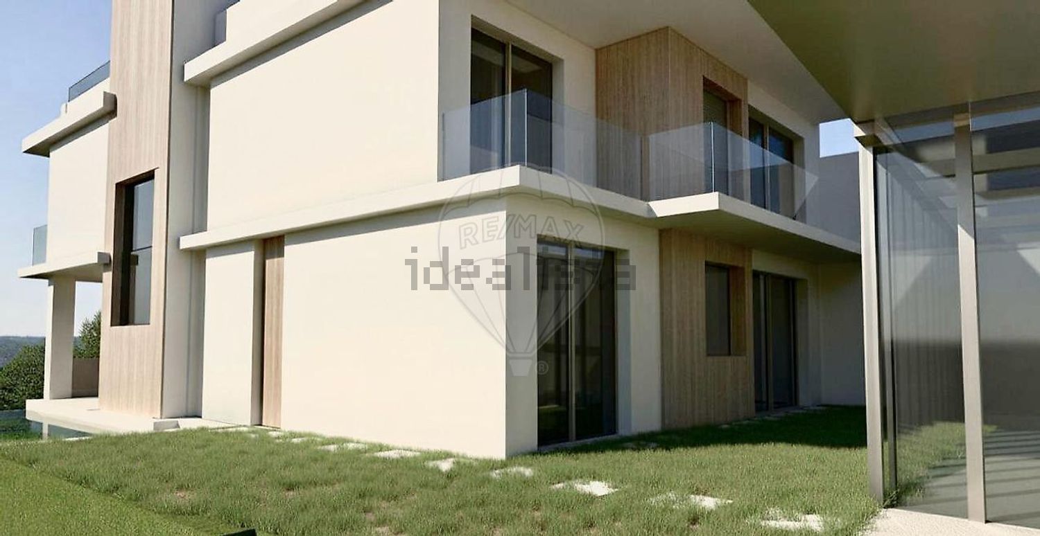 小楼房或独栋别墅出售在Rua da Cruzinha - 外立面