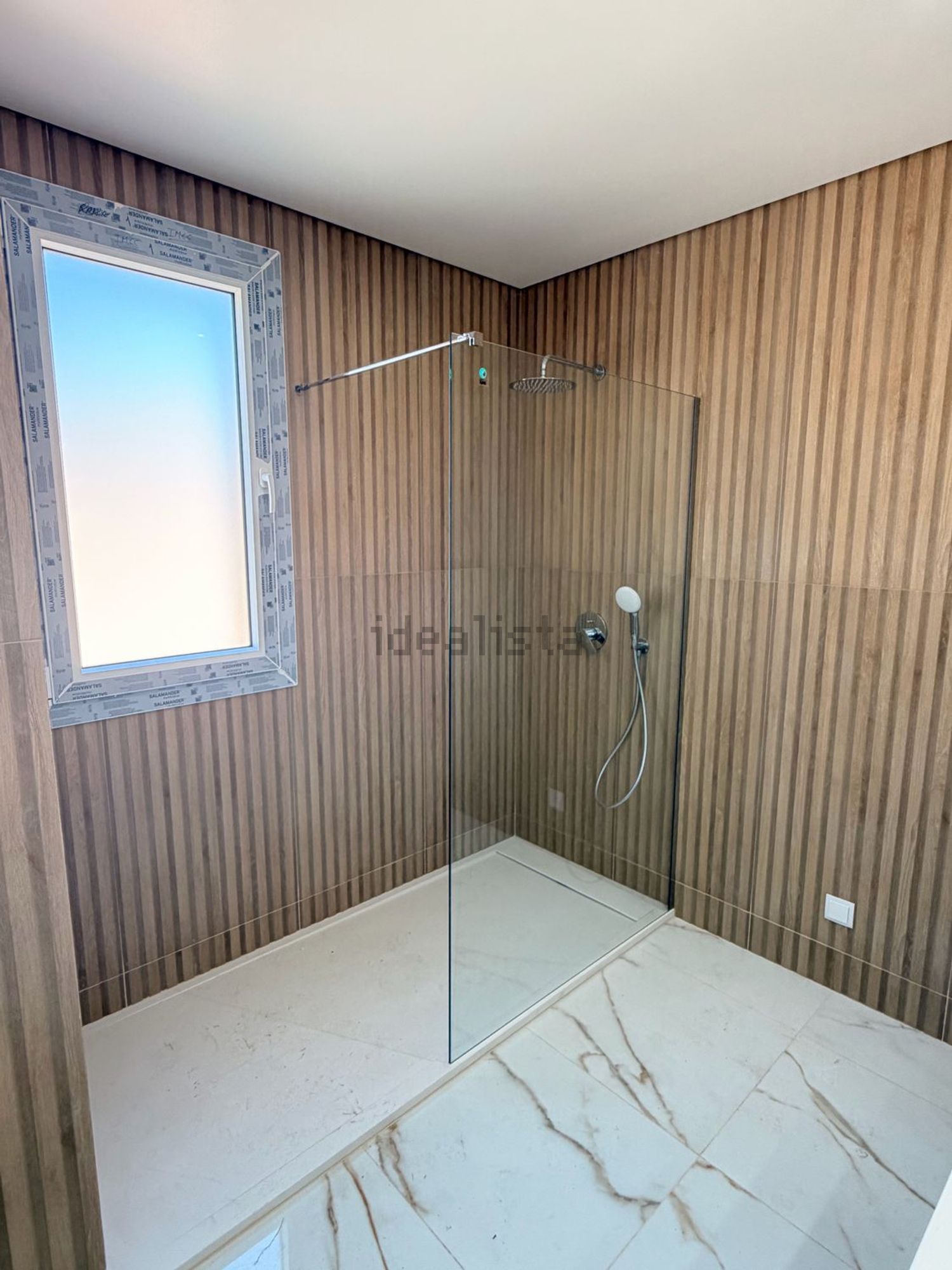 小楼房或独栋别墅出售在Rua Carlos Paião, 11 - 卫生间