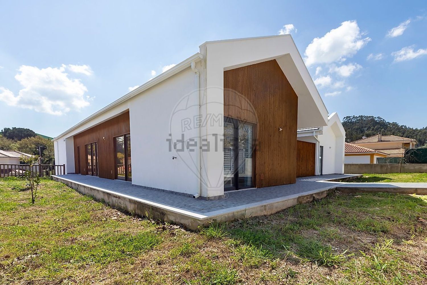 小楼房或独栋别墅出售在Praceta Da Lapa - 外立面