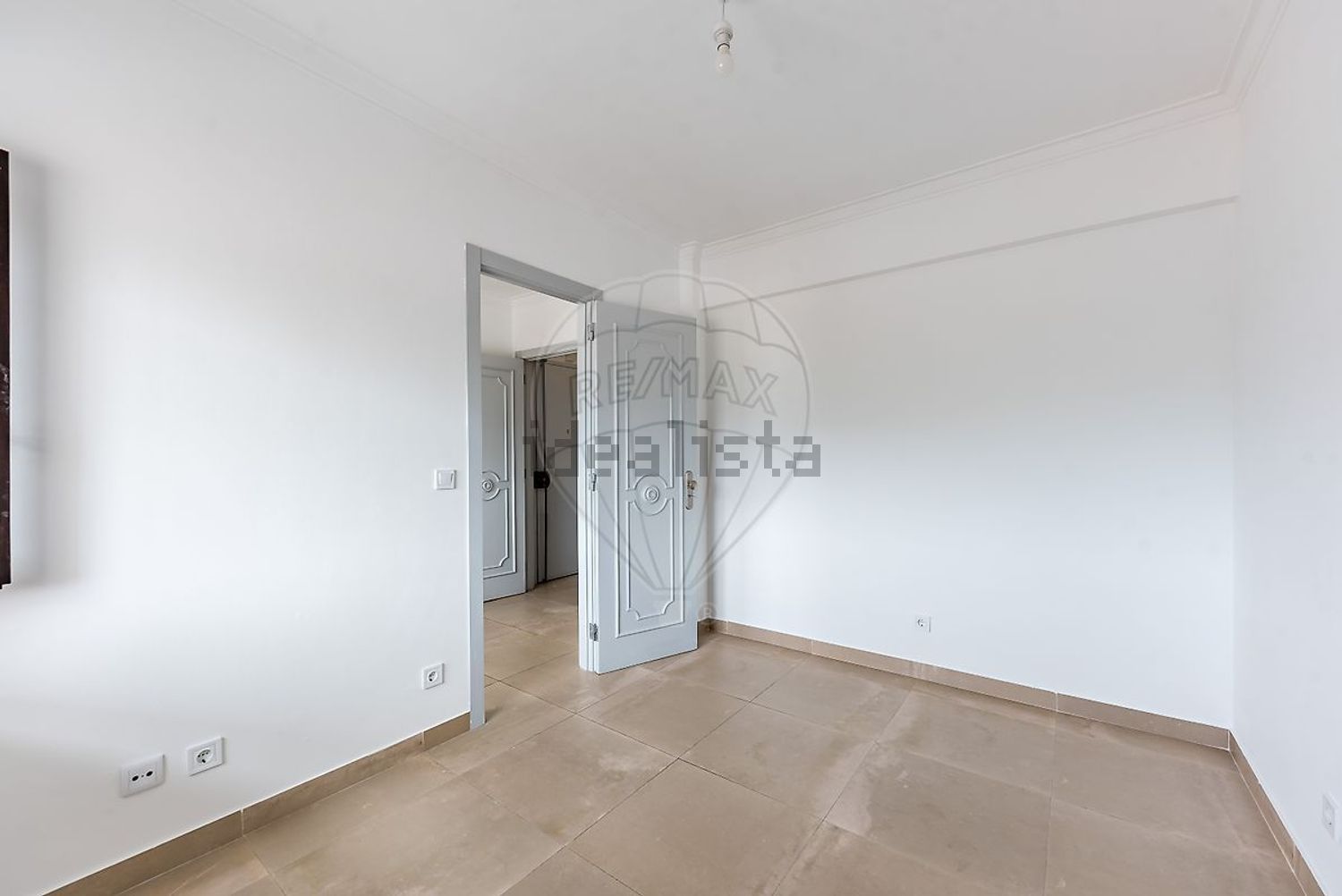 公寓 t2出售在Rua Almeida Garrett - 居住