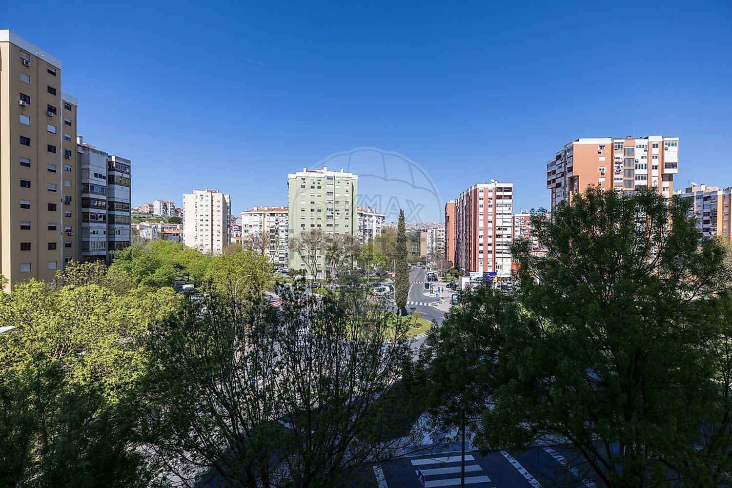 公寓 t3出售在Avenida Ruy Luís Gomes - 照片