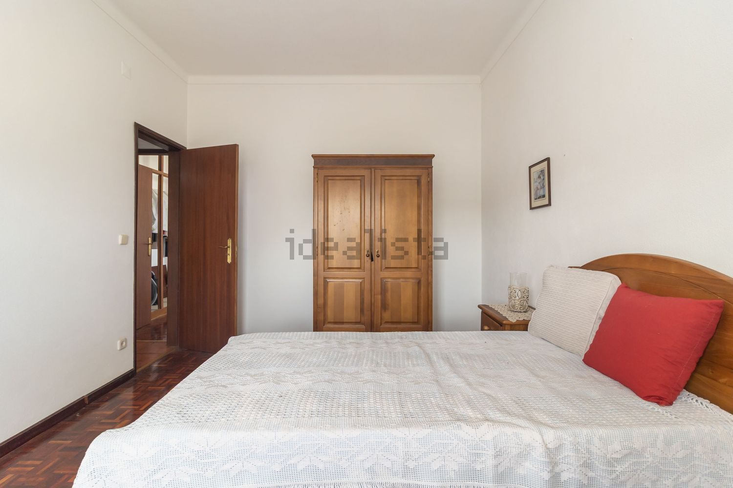 小楼房或独栋别墅出售在Avenida Padre Nabeto - 卧室