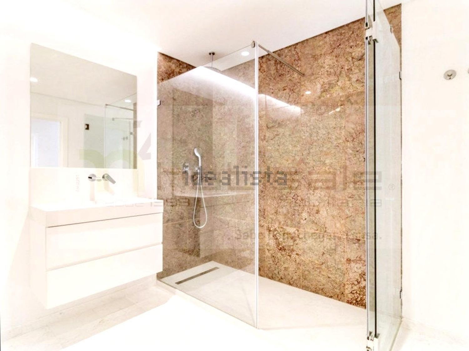 联排别墅出售在Rua Almirante Gago Coutinho, 58 a - 卫生间