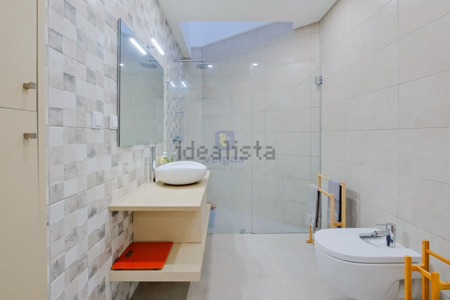 小楼房或别墅出售在Lousa - 卫生间