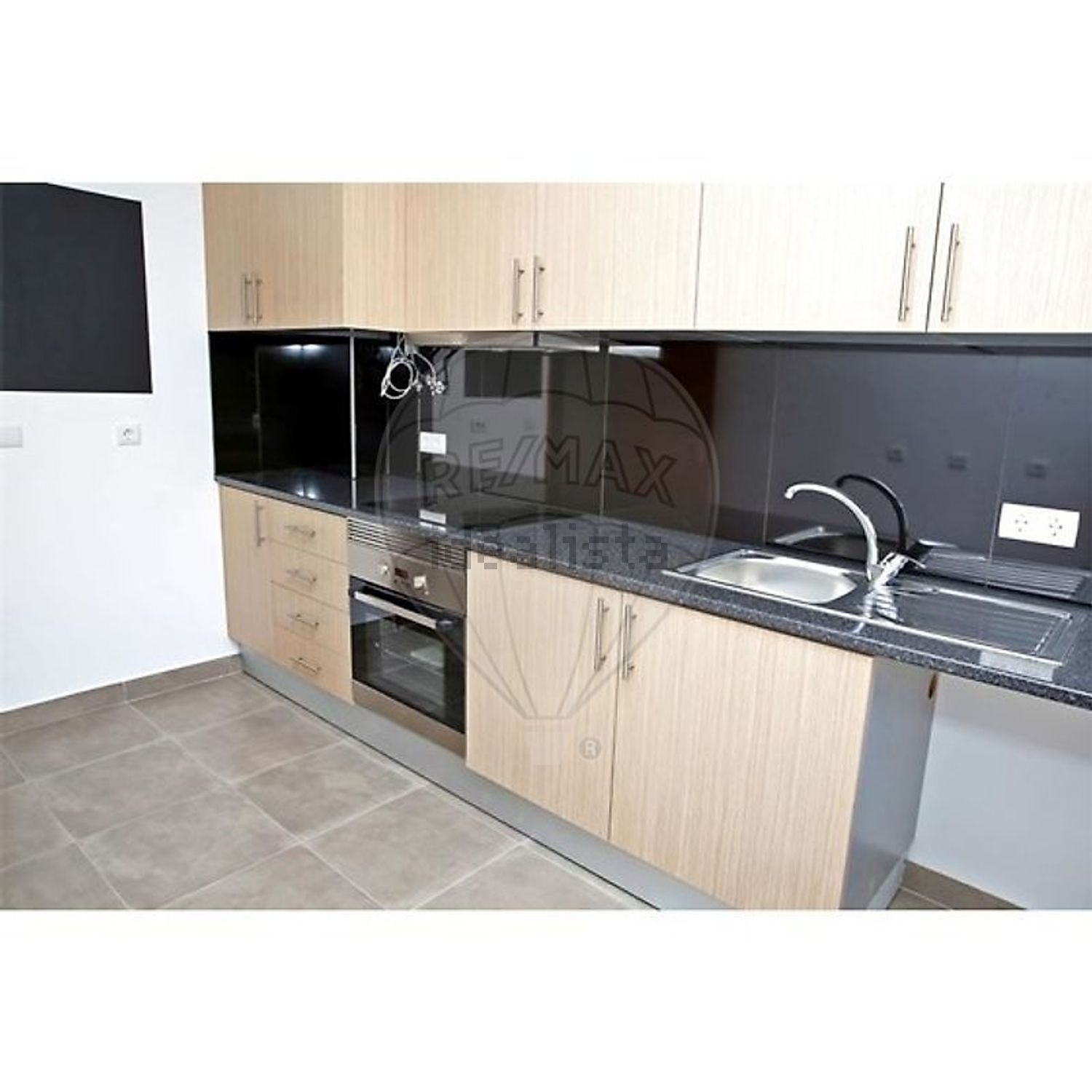 出租公寓 t1在Rua Doutor Manuel de Sousa Martins - 厨房