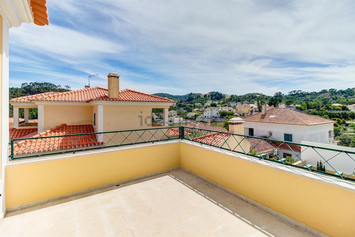 小楼房或独栋别墅出售在Rua do Mosqueiro, 19 - 露台