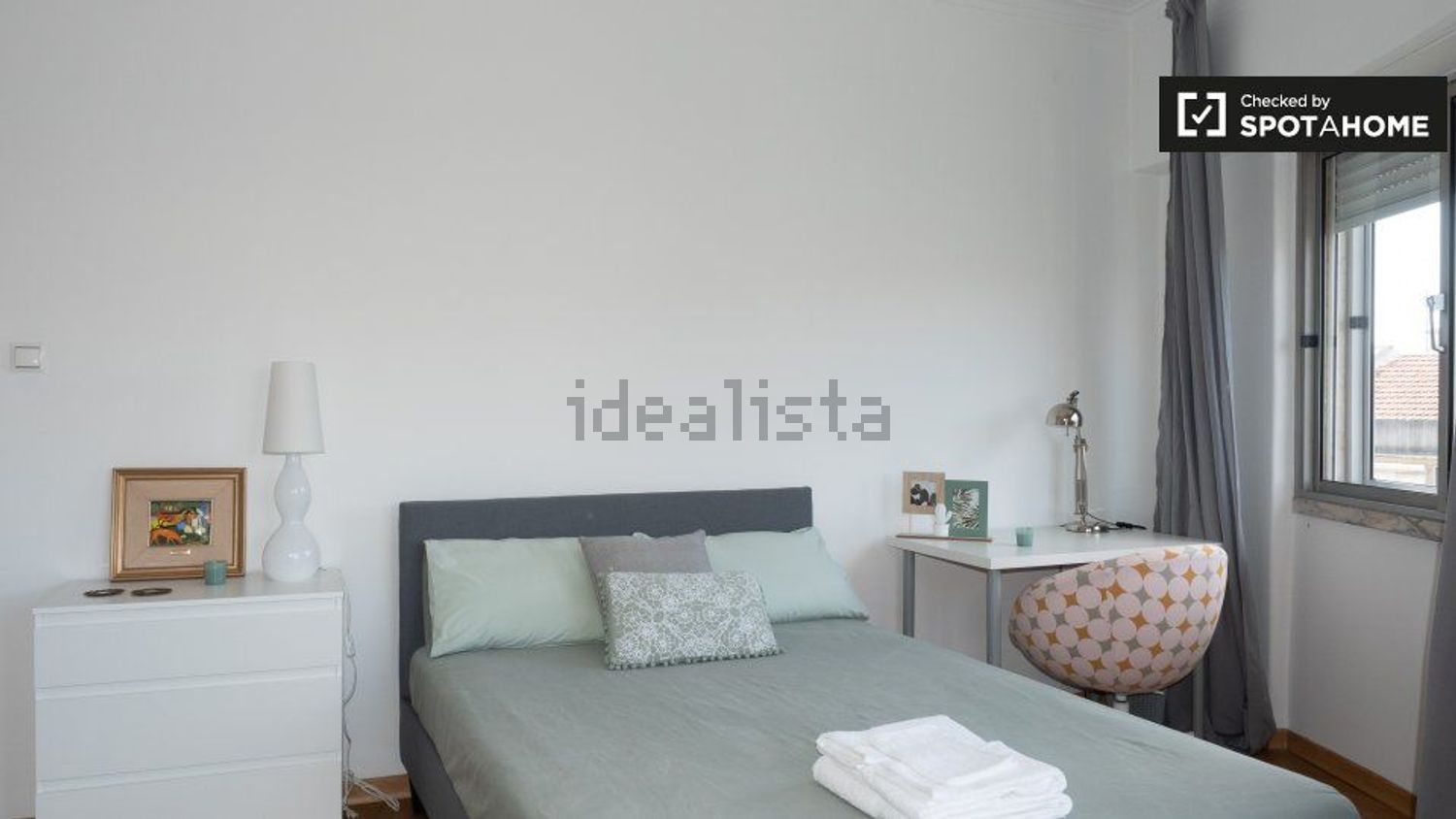 出租房间在Rua Elias Garcia - 卧室