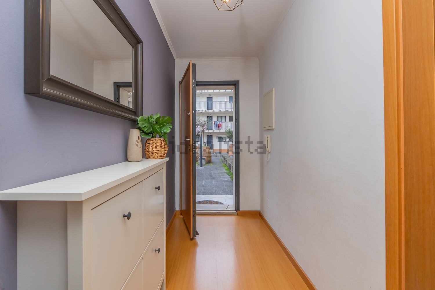 出租公寓 t2在Rua Barata Feyo - 过道