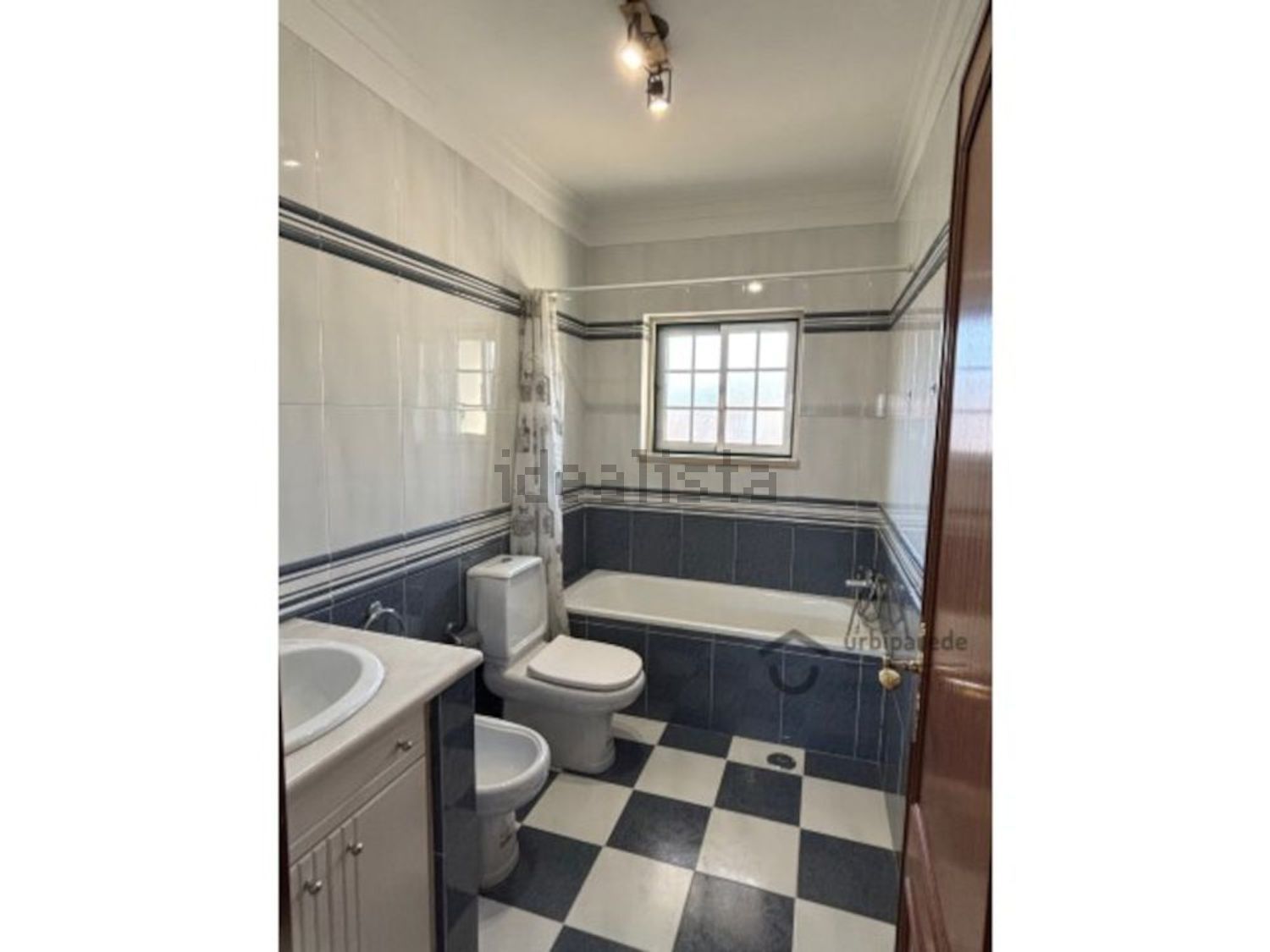 出租小楼房或独栋别墅在Praceta Susana Feitor s/n - 卫生间