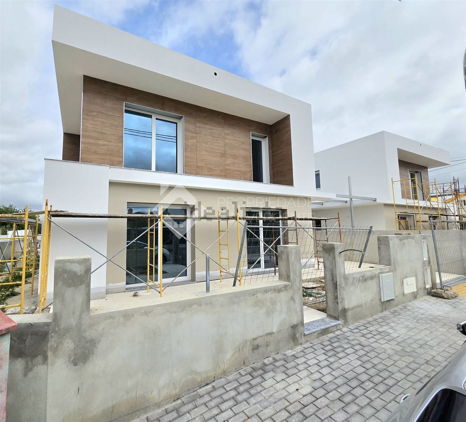 双拼别墅出售在Vendas de Azeitão - 外立面