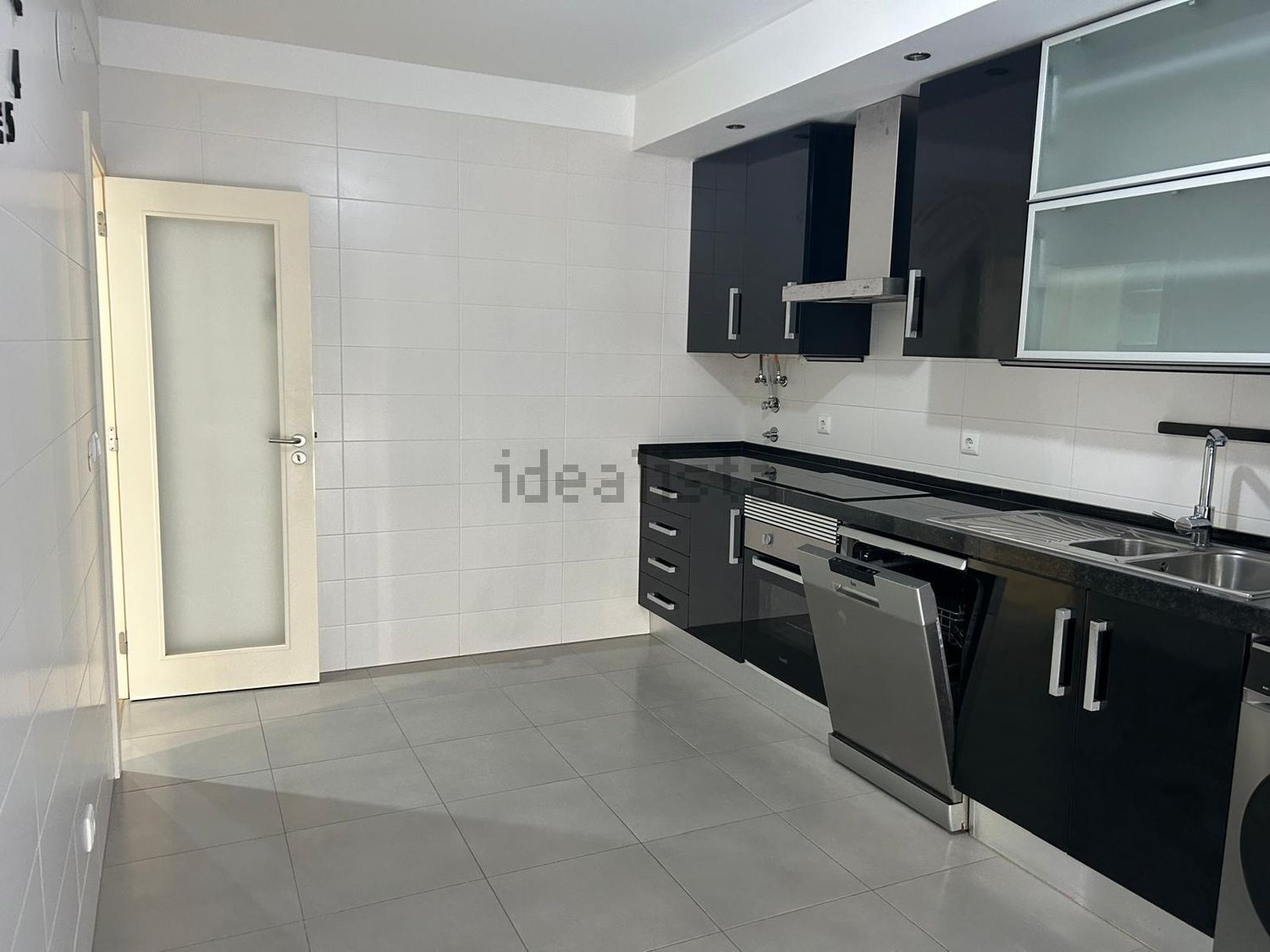 出租公寓 t2在Rua Sargento José Garcia Henriques, 6 - 厨房