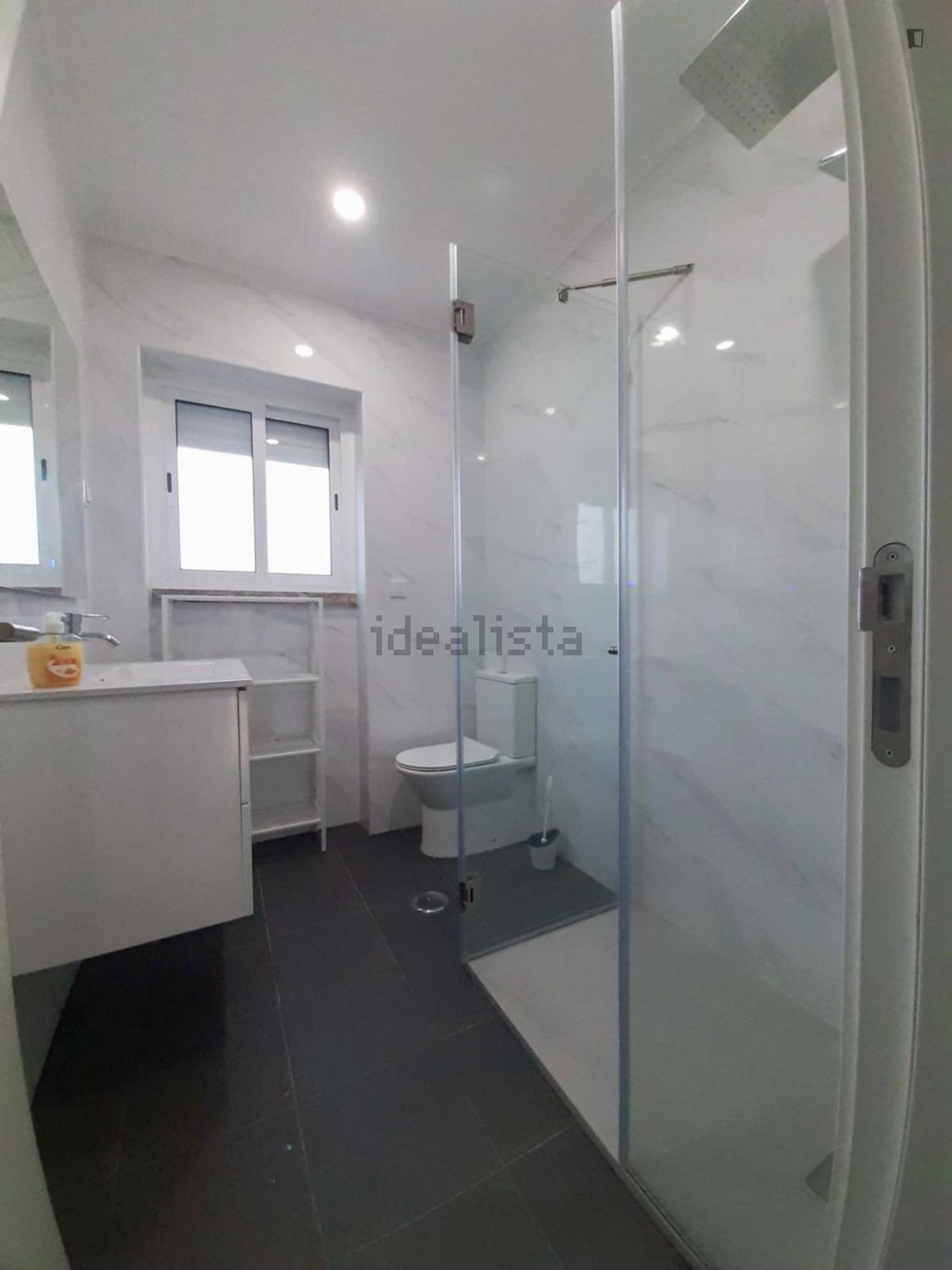 出租房间在Avenida de Ceuta - 卫生间