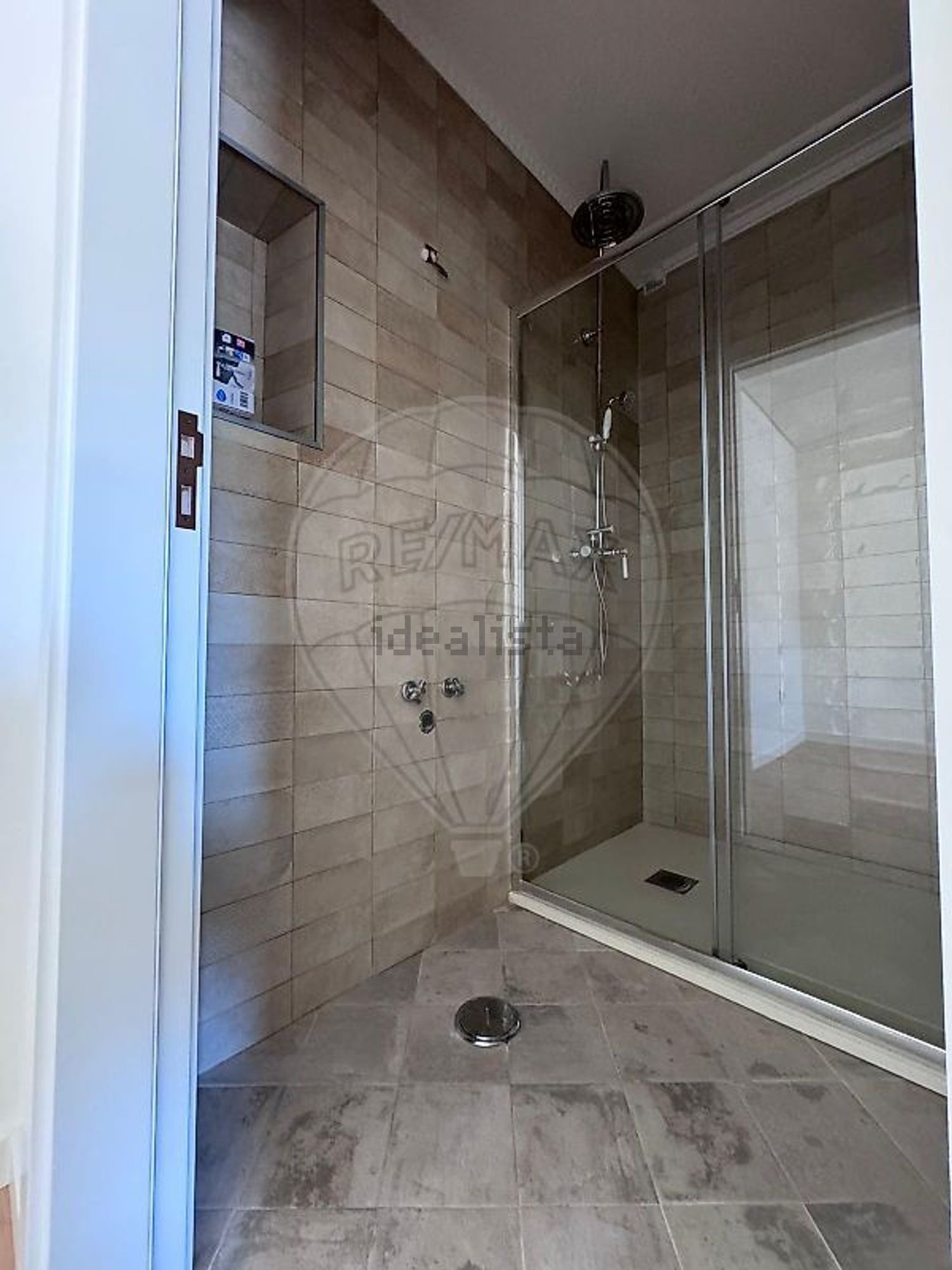 小楼房或独栋别墅出售在Rua da Ribeirinha - 卫生间