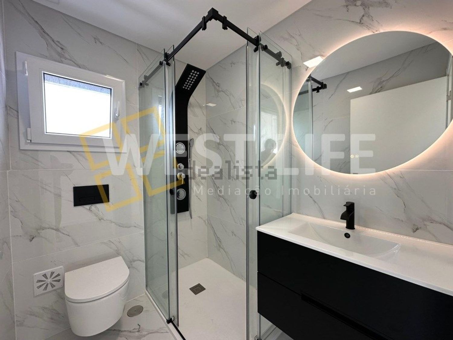 小楼房或独栋别墅出售在Santa Bárbara - 卫生间