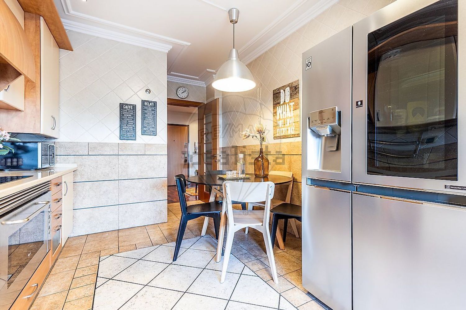 出租公寓 t4在Rua António Gonçalves Correia - 客厅