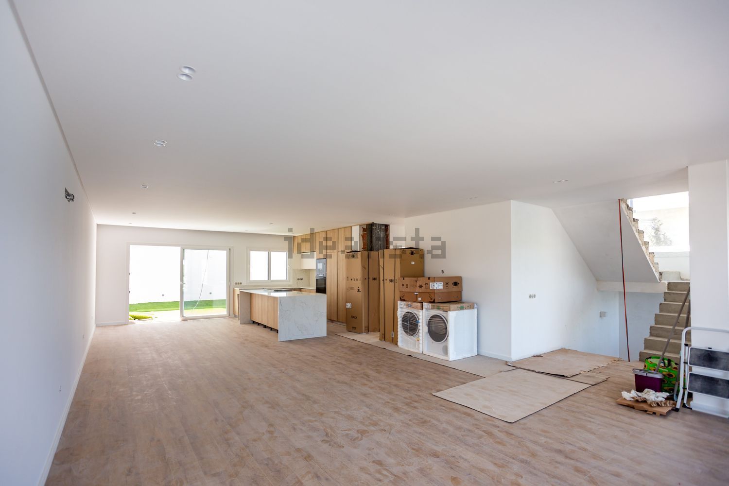 双拼别墅出售在Avenida Raul Brandão - 客厅