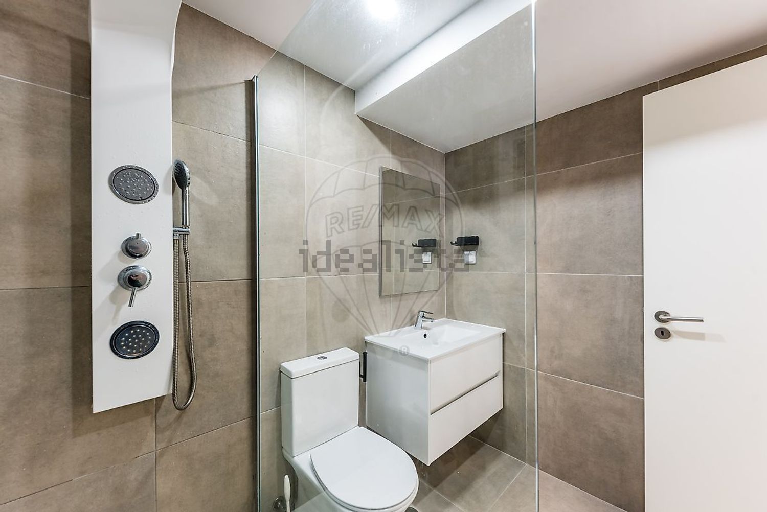 公寓 t3出售在Rua Capitão-Mor Lopes Sequeira - 卫生间