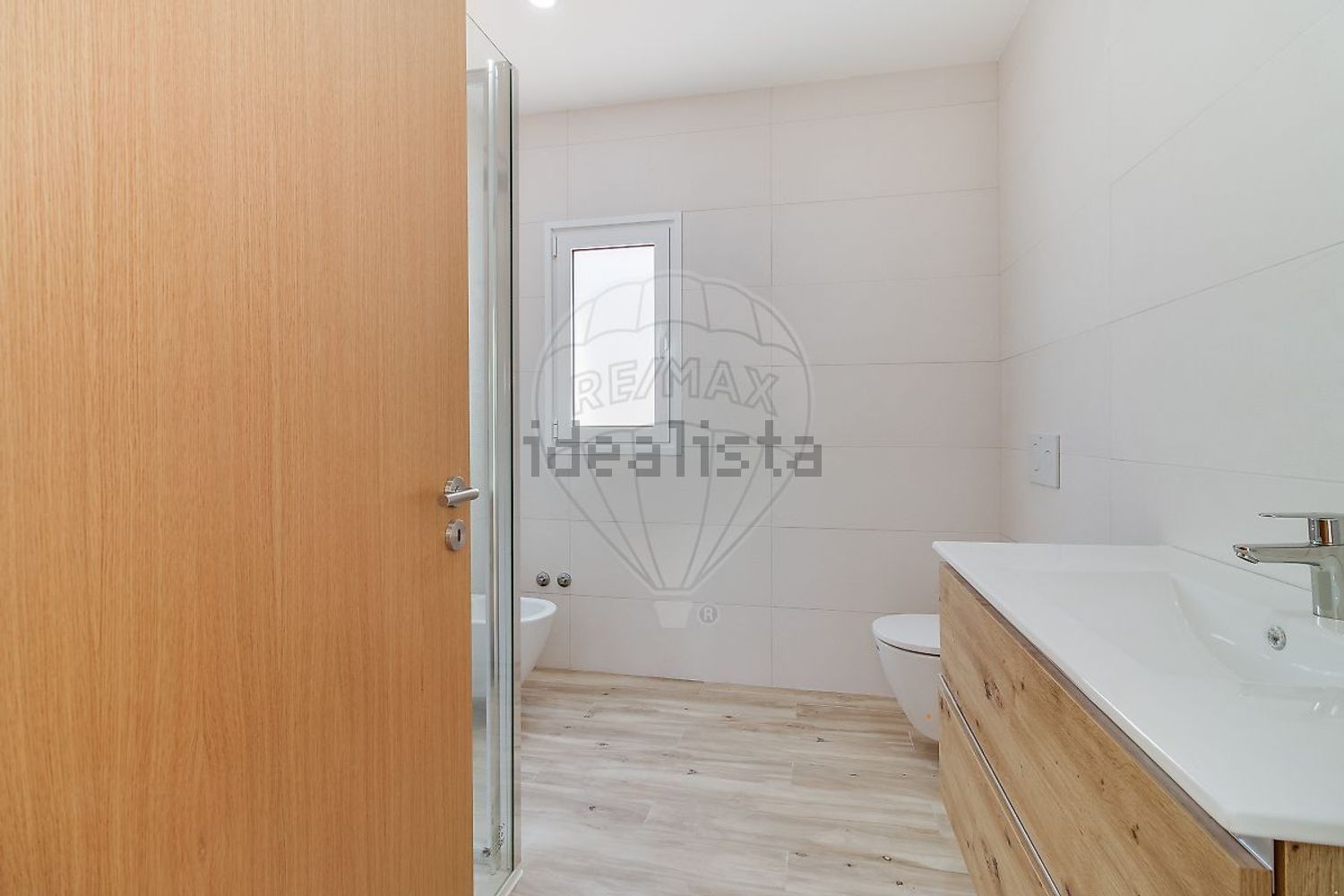 小楼房或独栋别墅出售在Rua da Cabine - 卫生间