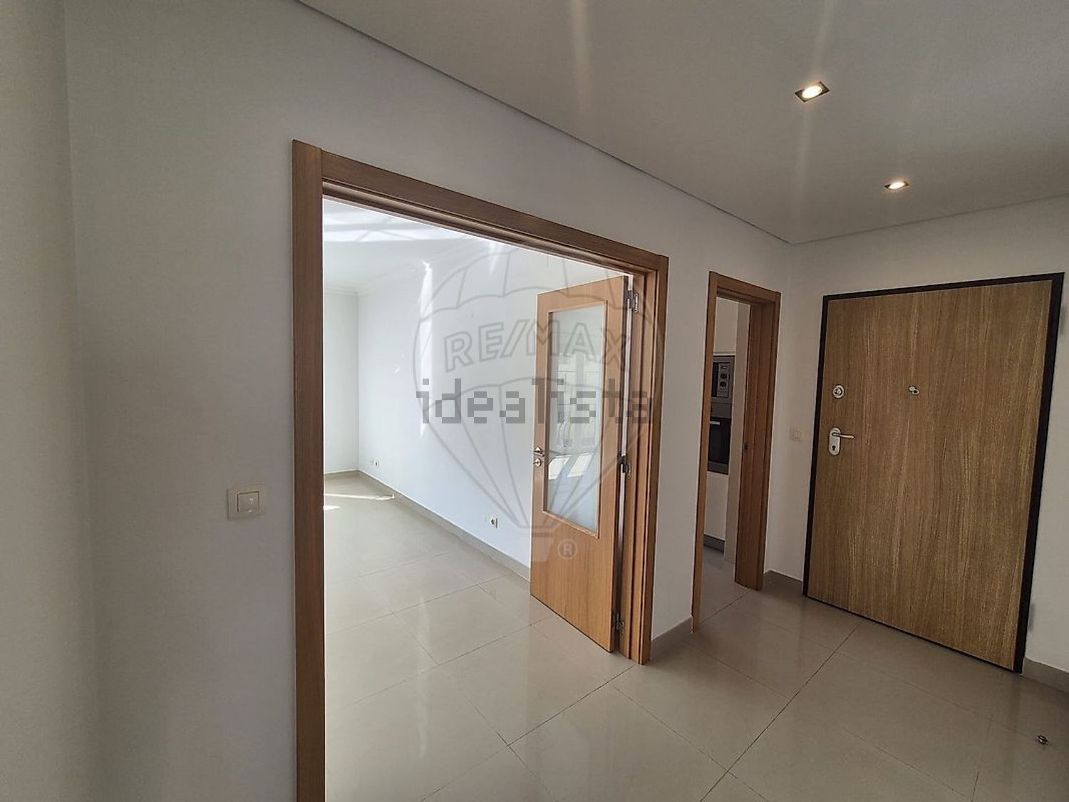 出租公寓 t2在Rua Álvaro Pereira Guedes - 过道