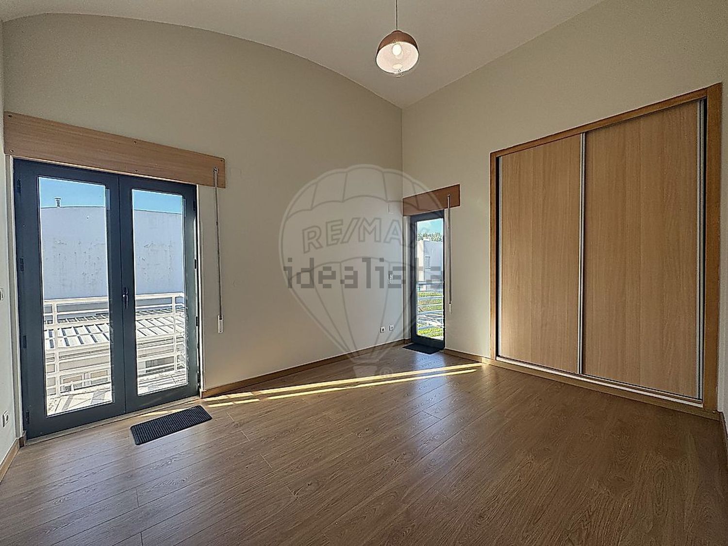 出租小楼房或独栋别墅在Rua Rosa Ramalho, 31 - 居住