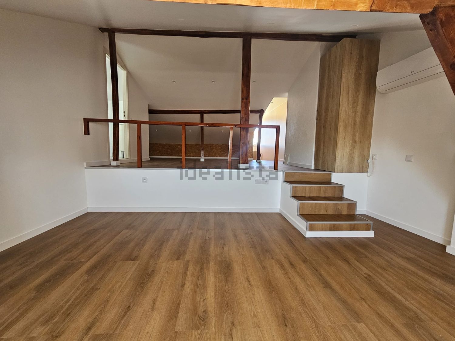 出租复式公寓在Rua Neves Costa, 15 - 阁楼