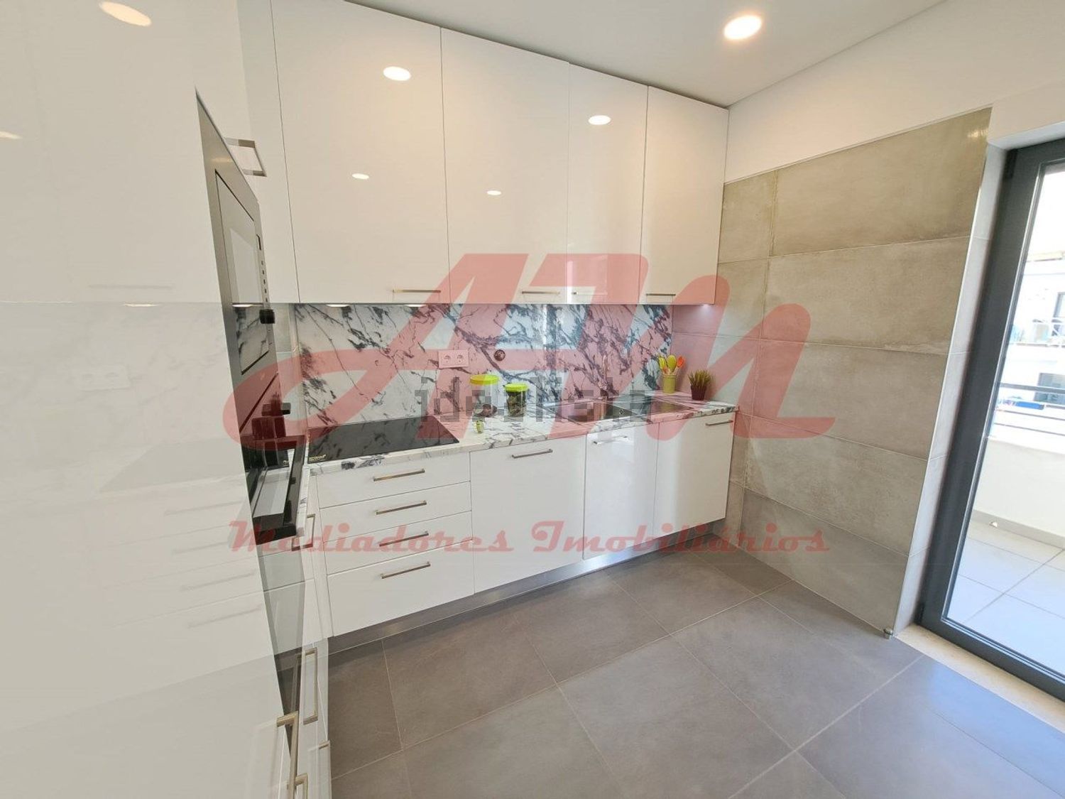 公寓 t3出售在Rua Henrique Campos - 厨房