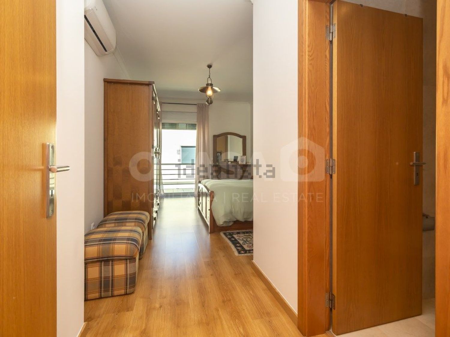 联排别墅出售在Rua Luís de Ataíde - 过道