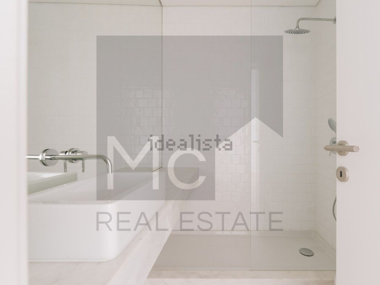 出租公寓 t2在Avenida General Roçadas, 70 C - 卫生间