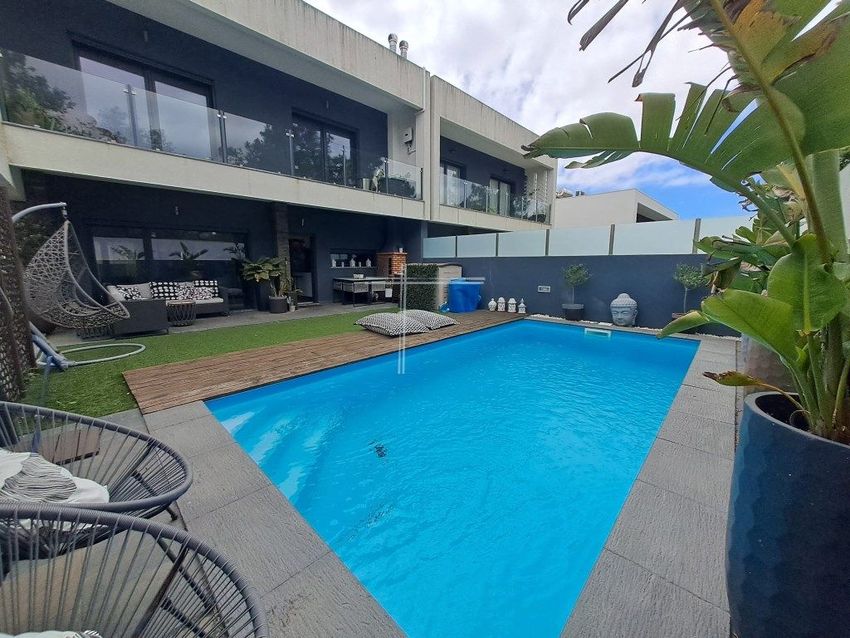 双拼别墅出售在Quintinhas