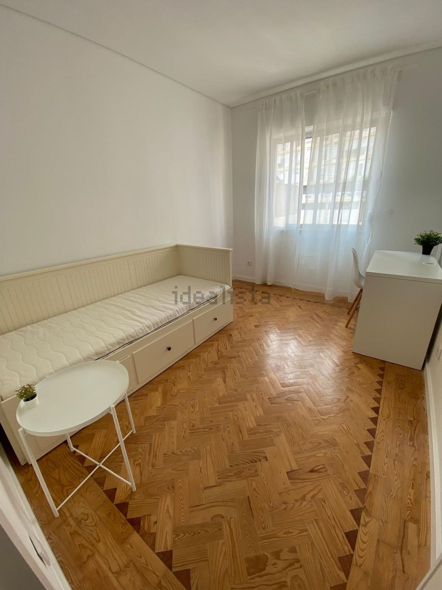 出租房间在Rua Dom Nuno Álvares Pereira, 16 - 卧室