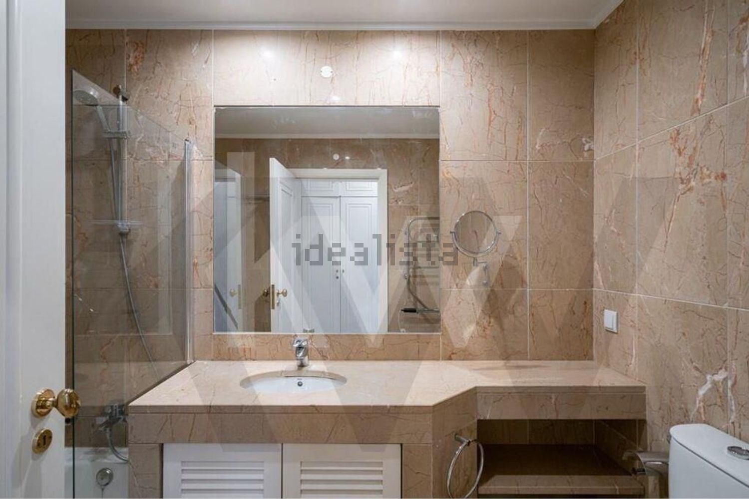 出租公寓 t4在Rua São Bento Menni, 2 - 卫生间