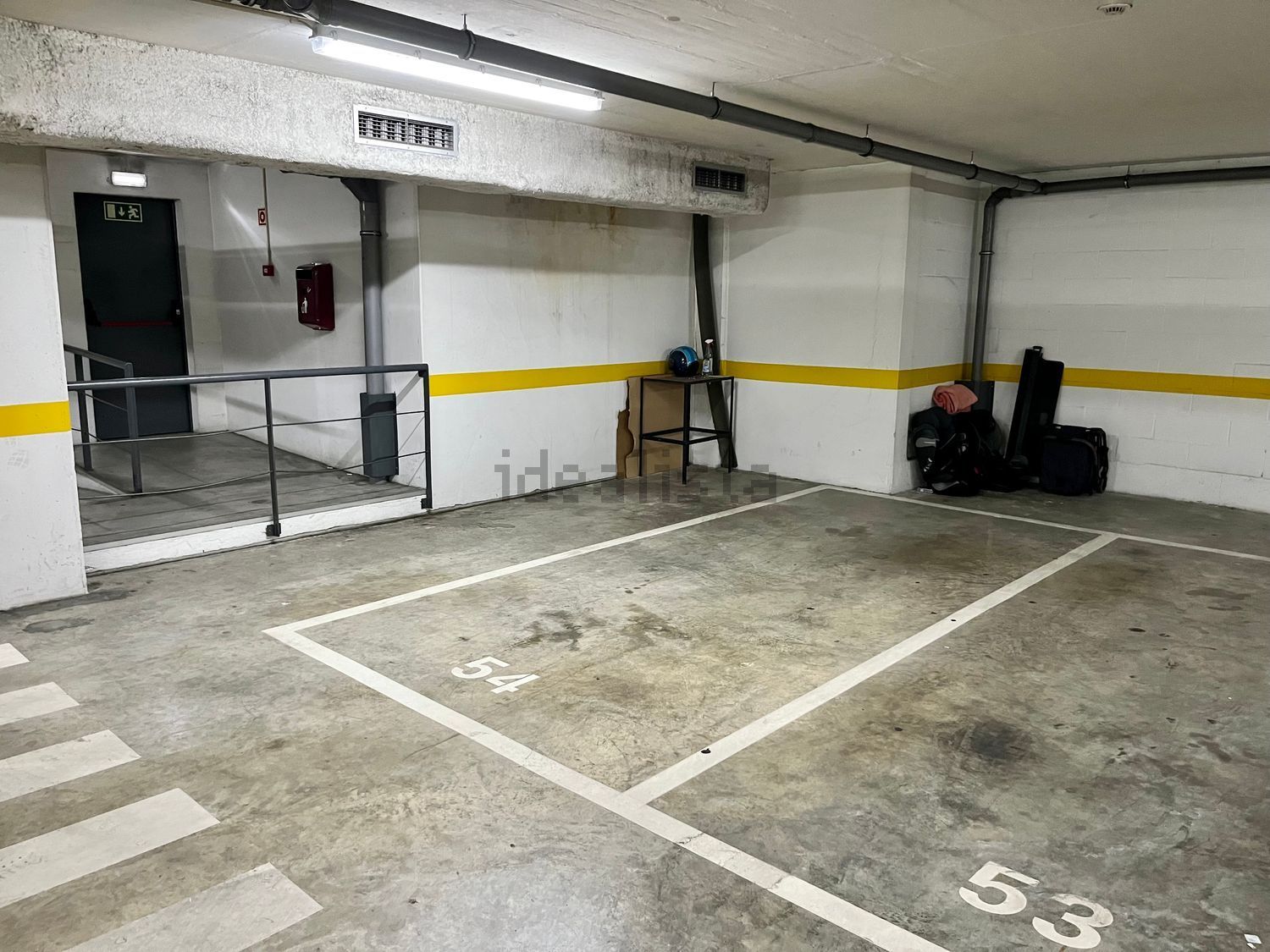 出租公寓 t3在Rua Engenheiro Cunha Leal, 36 - 停车位