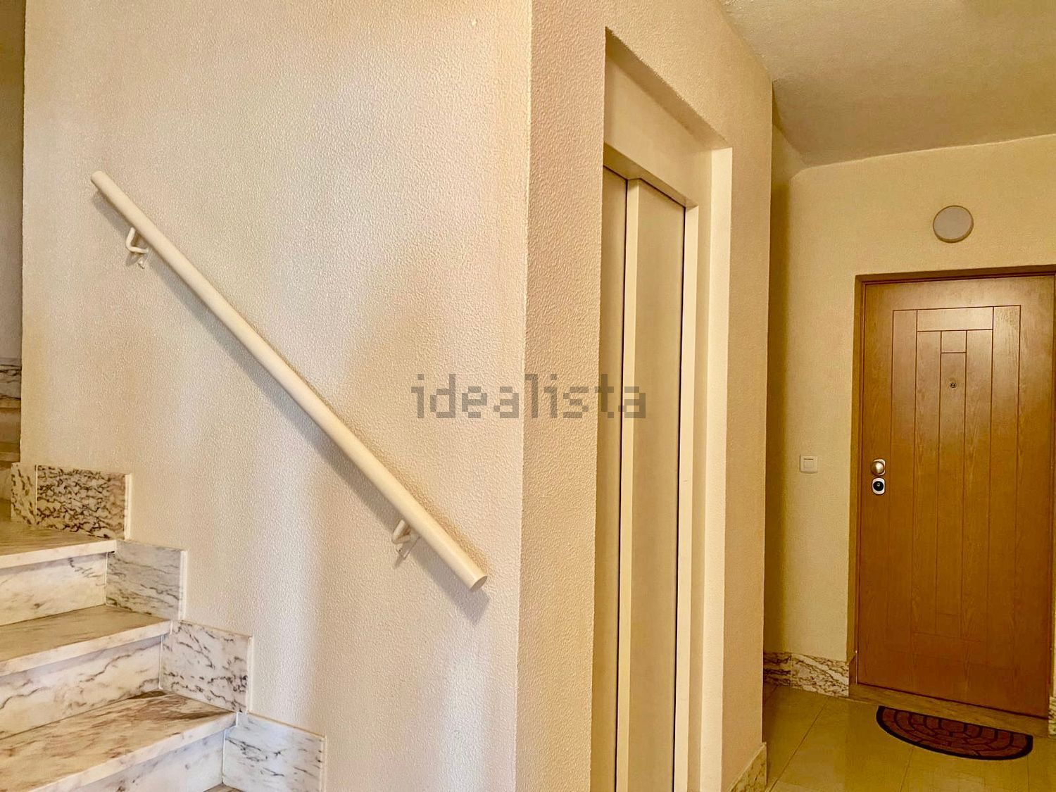 出租公寓 t3在Rua Rui Luis Gomes, 90 - 电梯