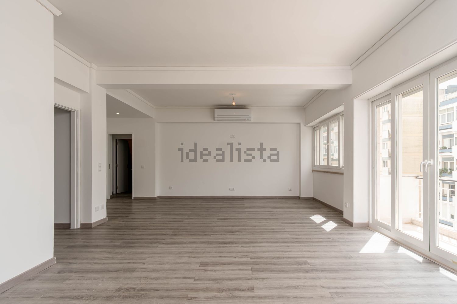 公寓 t3出售在Praça Rainha Santa - 居住