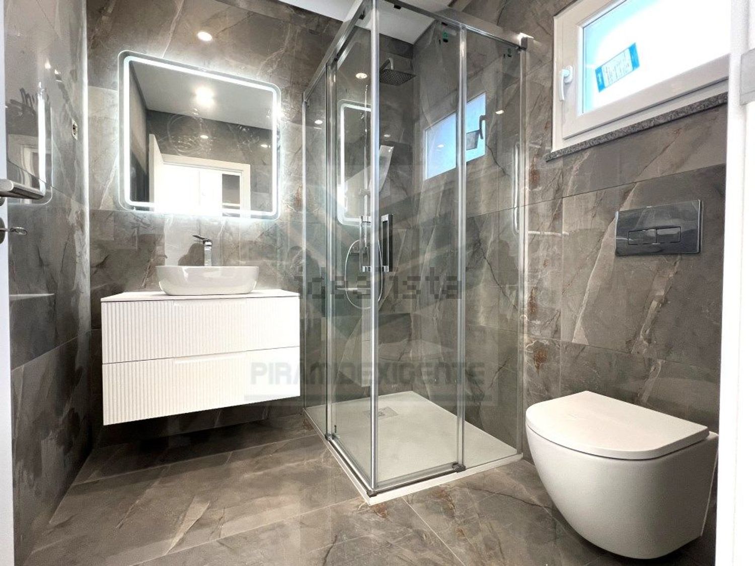 小楼房或独栋别墅出售在Moita - 卫生间