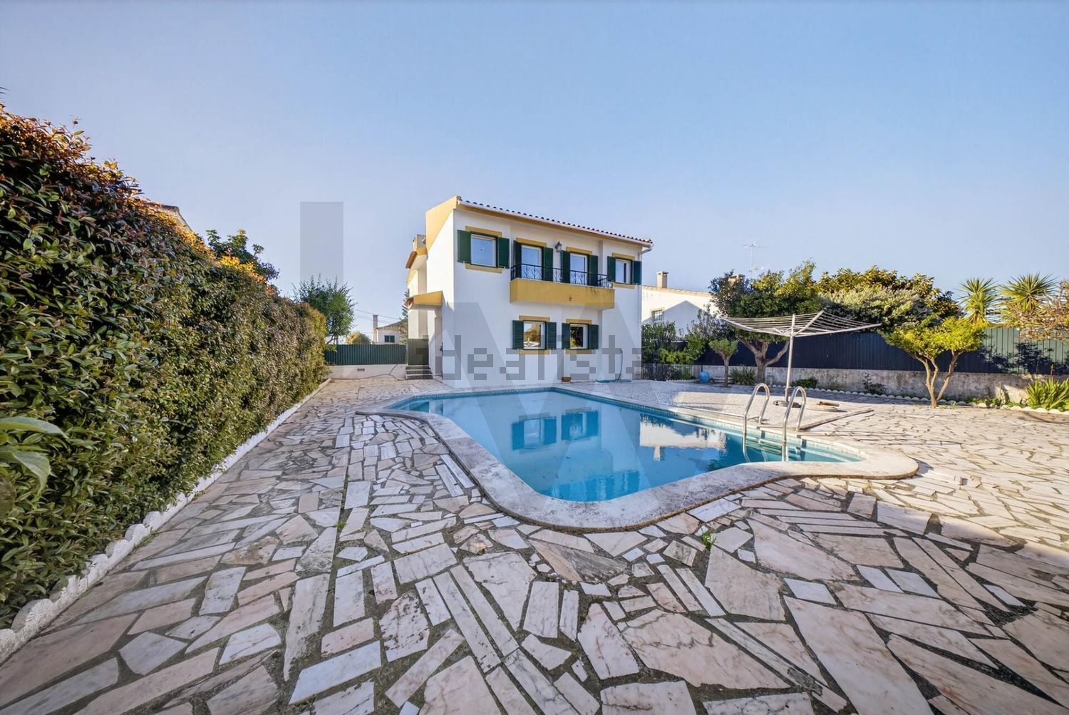 小楼房或独栋别墅出售在Rua da Mesquita s/n - 游泳池