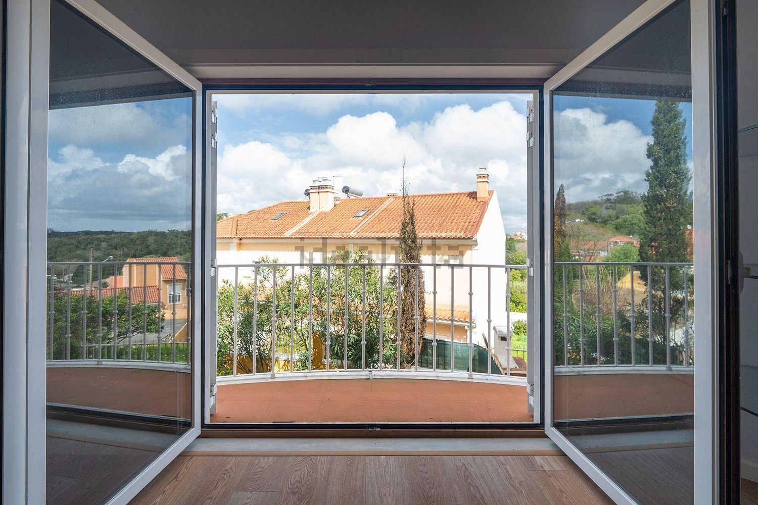 小楼房或独栋别墅出售在Rua Engenheiro José Caetano Salema Garção, 29 - 阳台