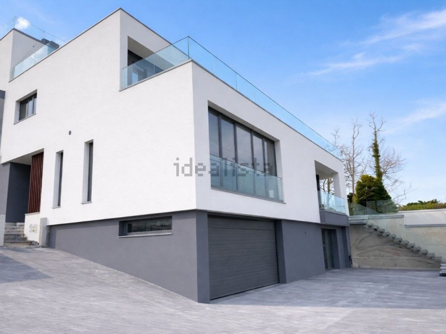 小楼房或独栋别墅出售在Rua dos Pedros - 外立面