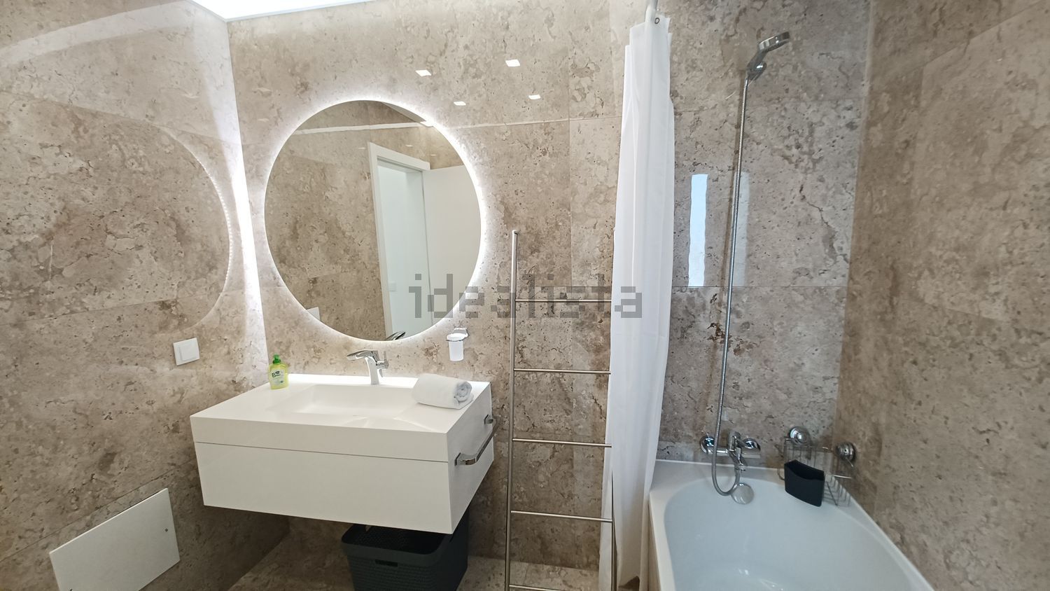 小楼房或独栋别墅出售在Porto Covo - 卫生间