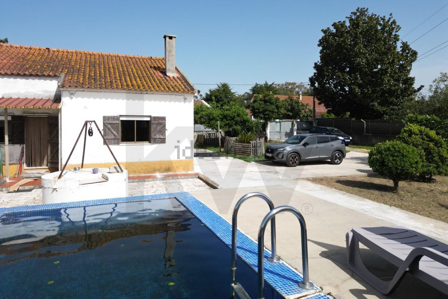 小楼房或独栋别墅出售在Rua António Aleixo - 游泳池