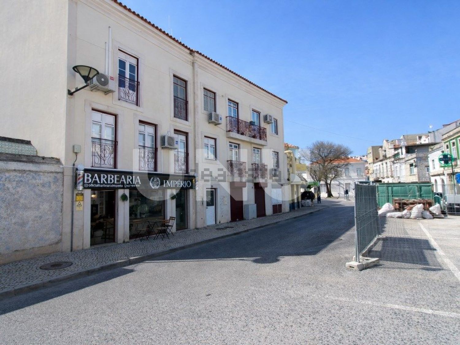 出租公寓 t2在Avenida Pedro Víctor, 31 - 外立面