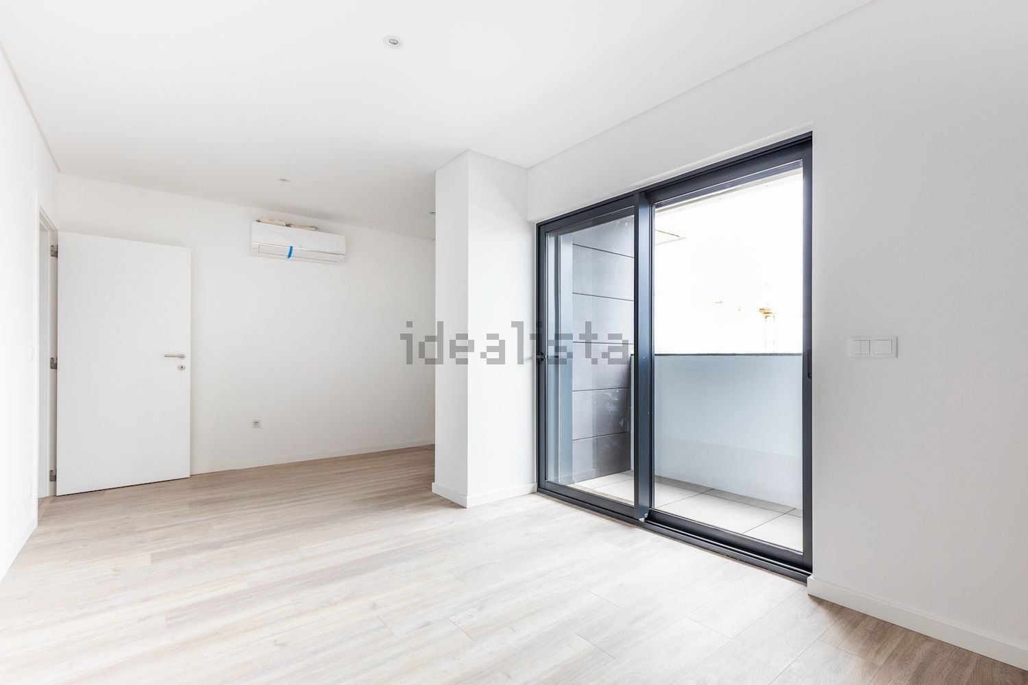 顶层公寓出售在Rua Nicolau Breyner, 9 - 居住